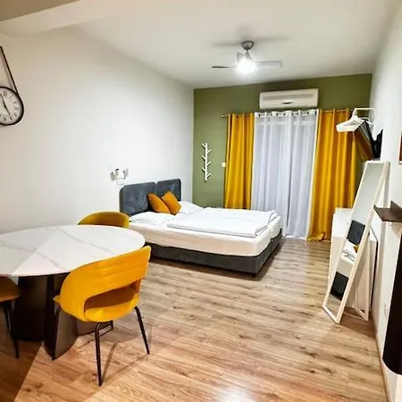 Apartament Smart Deluxe N9 Private Kitchenette Balcony 250m Marina Port 900m Limassol
